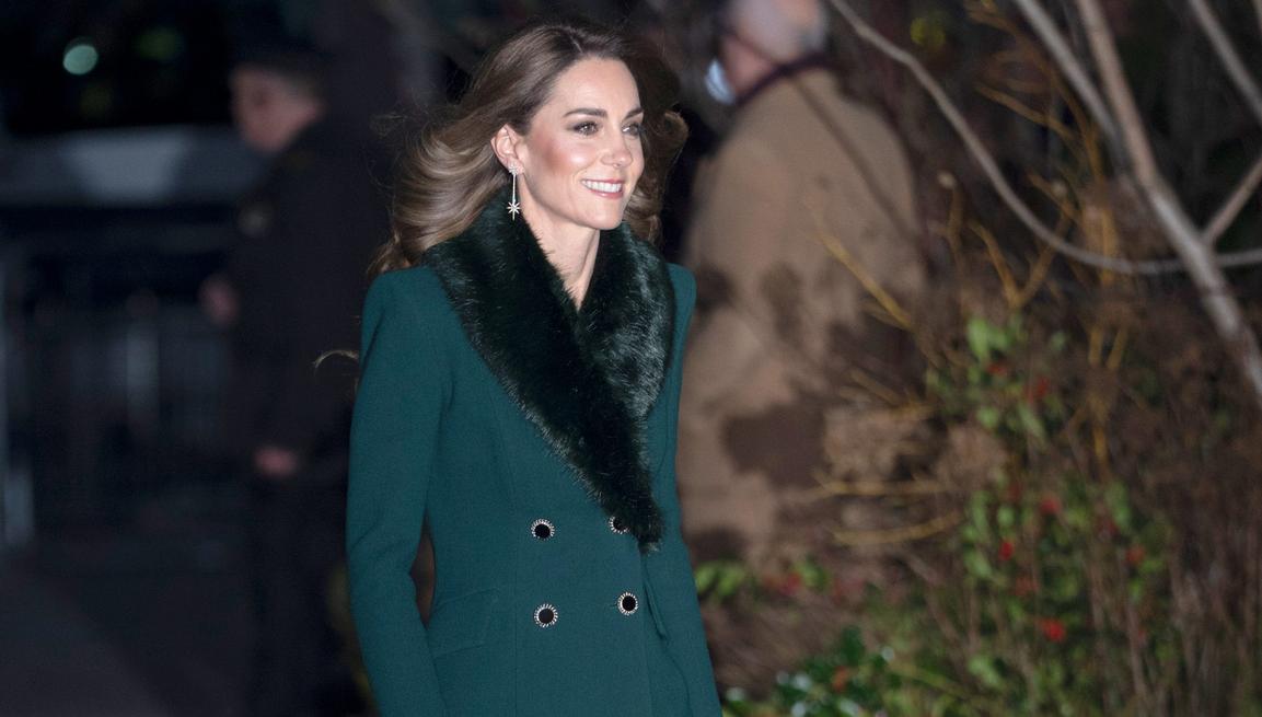 kate middleton green coat scaled 1