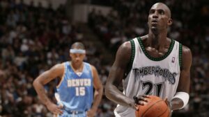 Giải Bóng Rổ Timberwolves Treo Áo của Huyền Thoại Kevin Garnett 2 Giải Bóng Rổ Timberwolves Treo Áo của Huyền Thoại Kevin Garnett