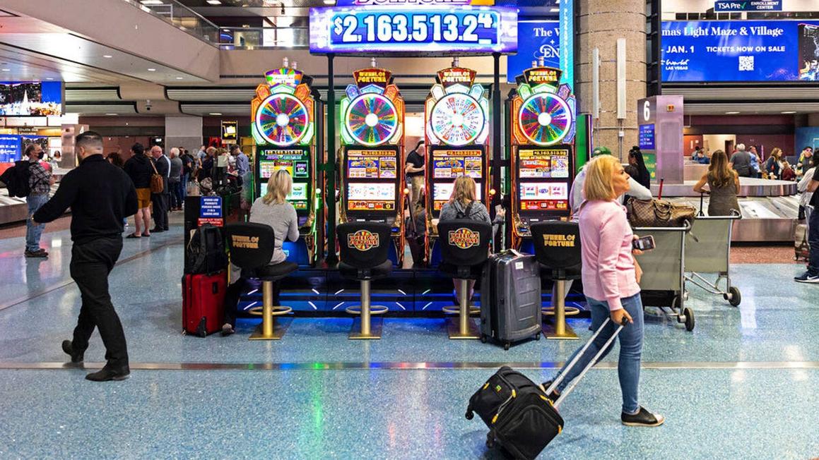 las vegas tourism decline airport
