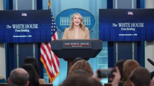 Cập Nhật Tình Hình Hành Pháp Trump: Tòa Bạch Ốc Nói Đô Đốc Bradley Ra Lệnh Đánh Tàu Ma Túy Lần Hai 29 Cập Nhật Tình Hình Hành Pháp Trump: Tòa Bạch Ốc Nói Đô Đốc Bradley Ra Lệnh Đánh Tàu Ma Túy Lần Hai