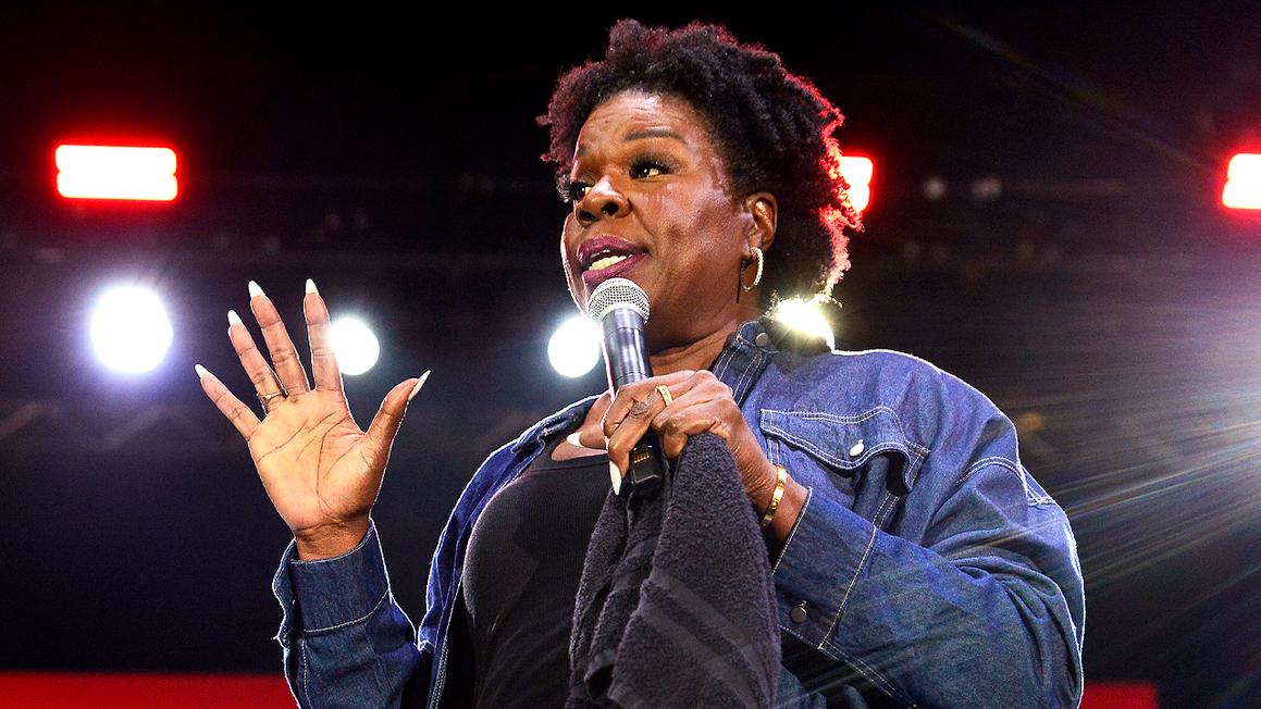 leslie jones speaks on stage