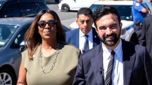 Tân Thị Trưởng NYC Nhậm Chức trong Buổi Lễ Nửa Đêm Riêng Tư