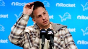 Jared Goff bị 'hỏi xoáy' về đối đầu với đội bóng cũ Rams 2 Jared Goff bị ‘hỏi xoáy’ về đối đầu với đội bóng cũ Rams