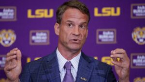 Lane Kiffin Cười Nhạo Tin Đồn Huấn Luyện Viên Michigan 6 Lane Kiffin Cười Nhạo Tin Đồn Huấn Luyện Viên Michigan