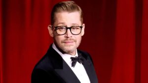 Macaulay Culkin giấu danh tính ‘Ở nhà một mình’ với con