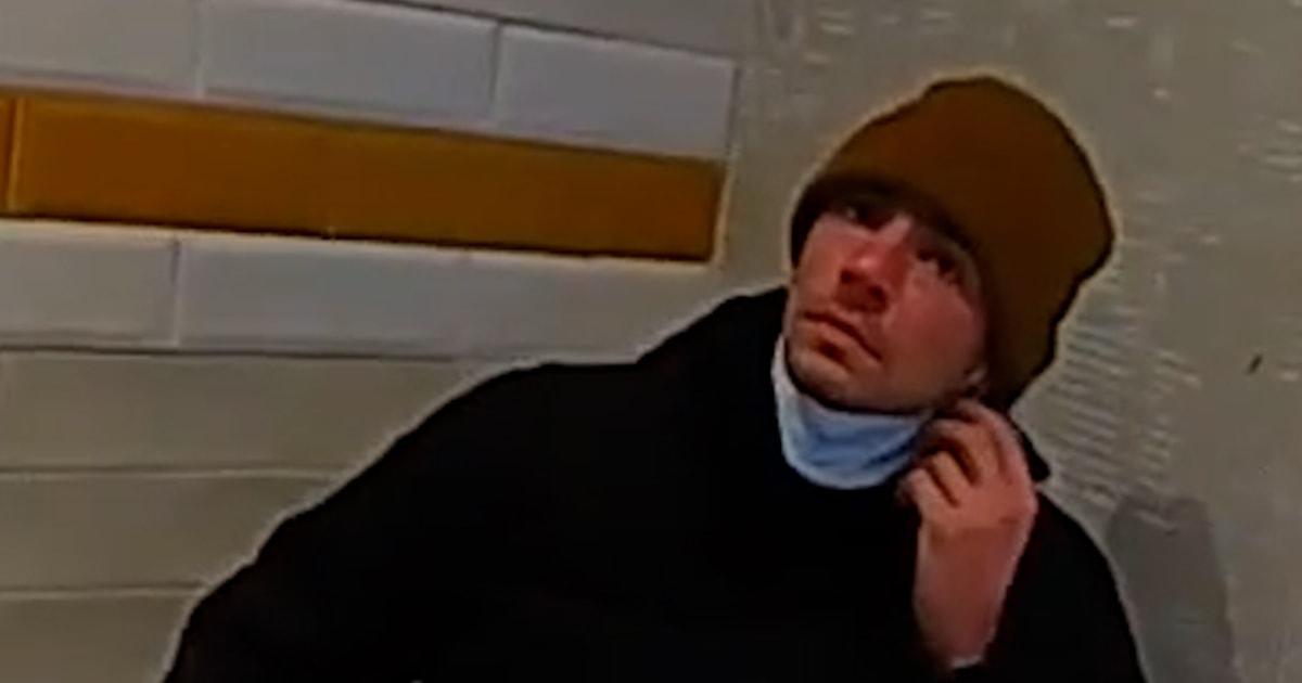 Cảnh sát công bố video ghi lại cảnh bắt giữ Luigi Mangione 1 mangione arrest z5oisj