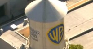 Kịch tính Hollywood: Paramount thâu tóm Warner Bros. sau khi thua Netflix 14 Kịch tính Hollywood: Paramount thâu tóm Warner Bros. sau khi thua Netflix