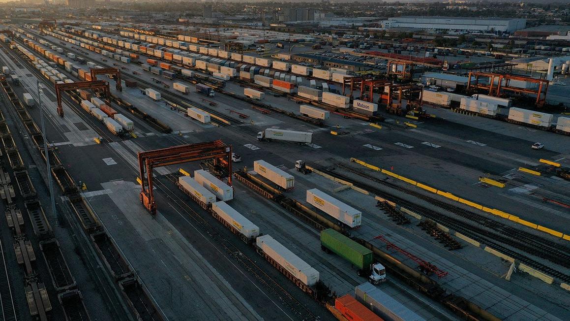 mexican train crews border