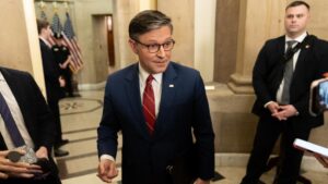 Hơn 40 Dân Biểu Hạ Viện Rục Rịch Rời Đi