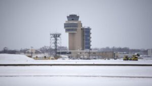 Người đàn ông thiệt mạng do xe quét tuyết tại phi trường Minneapolis 4 Người đàn ông thiệt mạng do xe quét tuyết tại phi trường Minneapolis