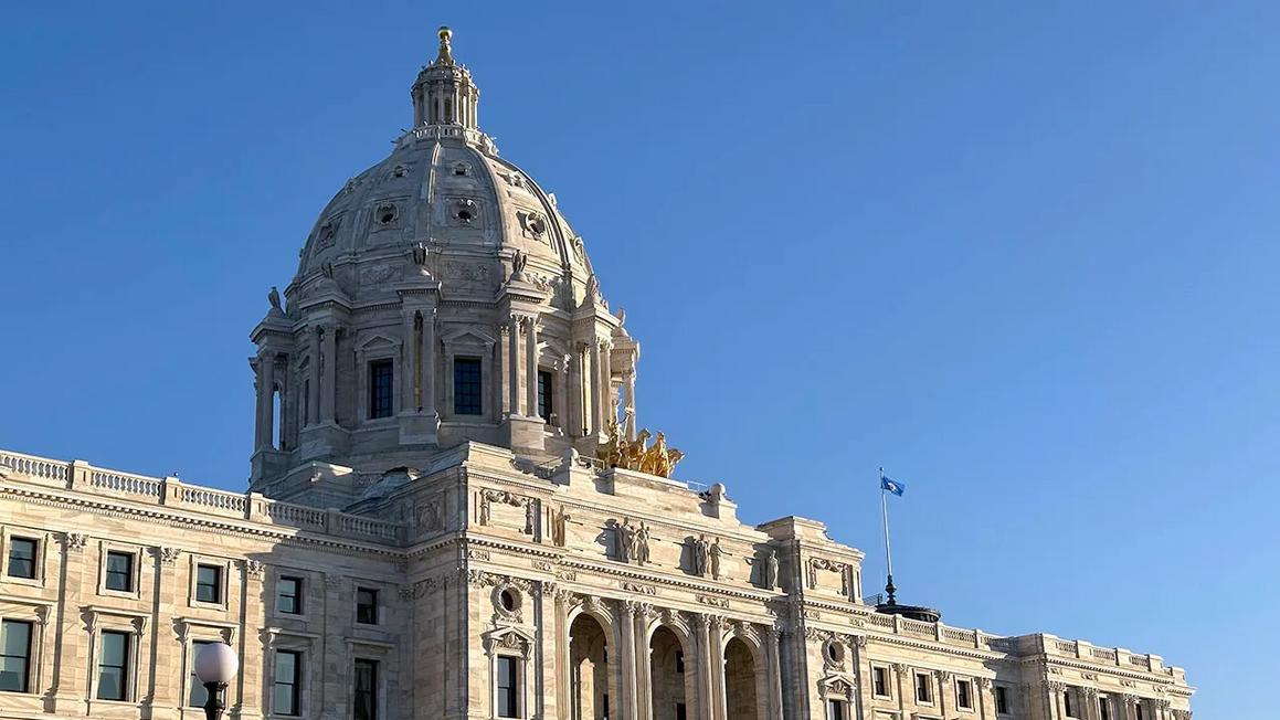Các nhà lập pháp Minnesota Vạch Kế Hoạch Chống Gian Lận Sau Khi Vụ Bê Bối 1 Tỷ USD Vỡ Lở 1 minnesota state capitol 2