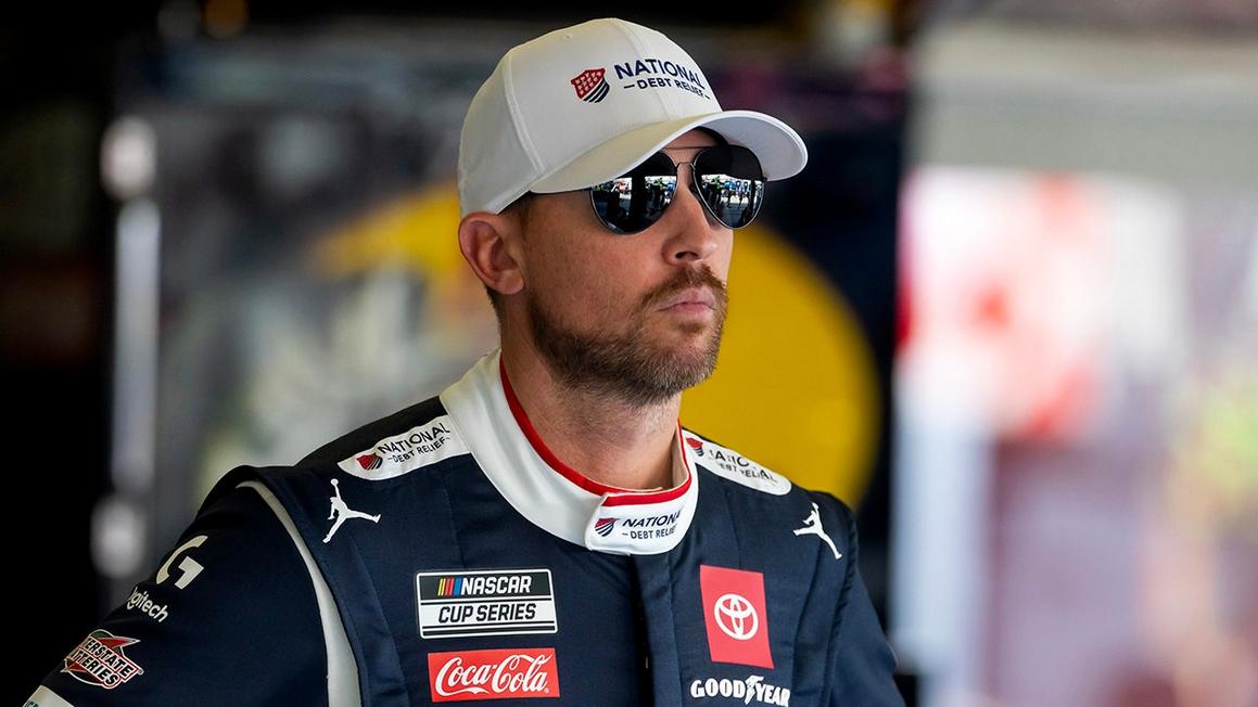 nascar denny hamlin 123125 1