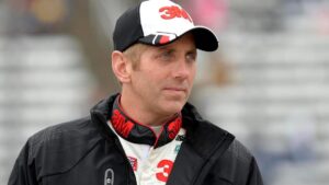 Bạn bè của cựu ngôi sao NASCAR Greg Biffle nhận thiệp chúc mừng sau tai nạn máy bay thảm khốc
