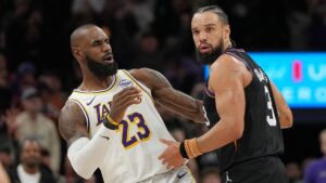 LeBron James và Dillon Brooks 'khẩu chiến' trong chiến thắng của Lakers 13 LeBron James và Dillon Brooks ‘khẩu chiến’ trong chiến thắng của Lakers