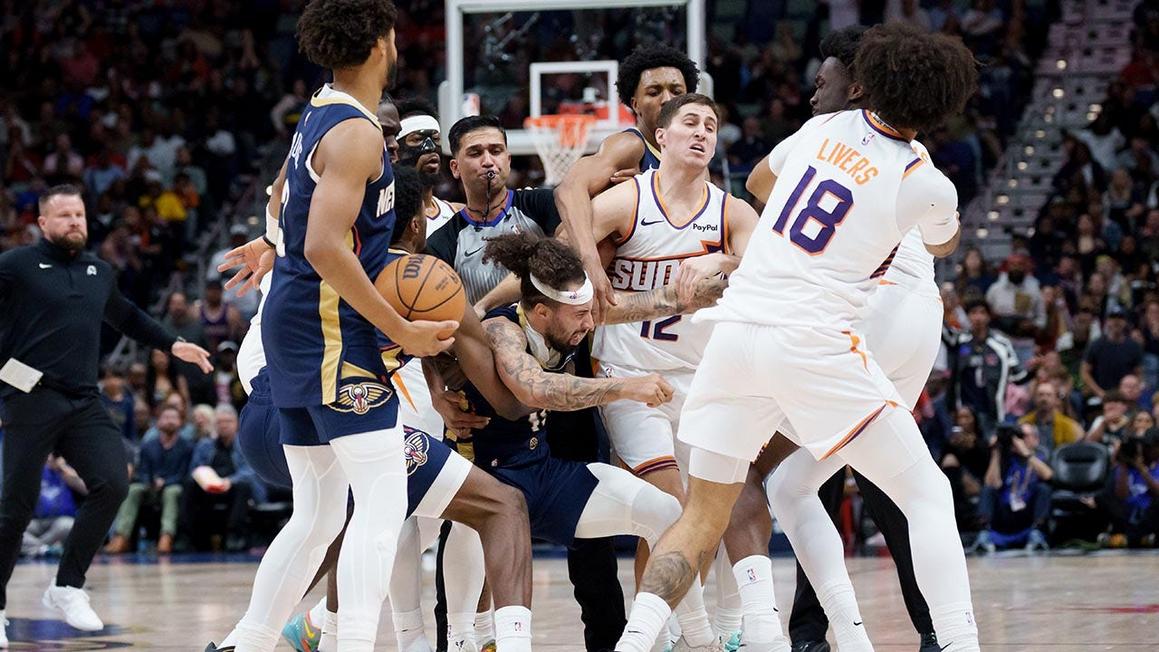 nba suns pelicans players fight 122725 1