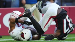 Cầu thủ Arizona Cardinals Bắt Bóng Xuất Sắc trong Trận Đấu