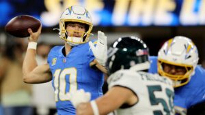 Chargers Thắng Eagles Nhờ Bàn Thắng Ở Hiệp Phụ, Justin Herbert Gặp Tình Huống Khó Xử Với Phóng Viên 7 Chargers Thắng Eagles Nhờ Bàn Thắng Ở Hiệp Phụ, Justin Herbert Gặp Tình Huống Khó Xử Với Phóng Viên