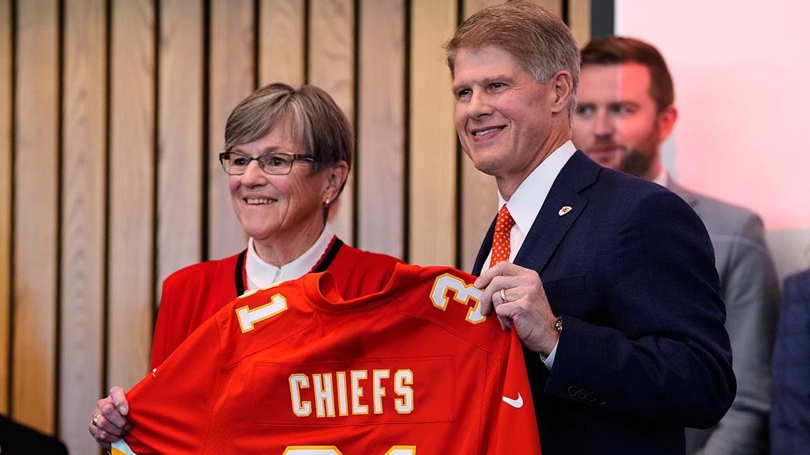 nfl chiefs clark hunt 122625 2