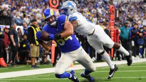 Cú Chạm Bóng Quyết Định của Rams Gây Tranh Cãi