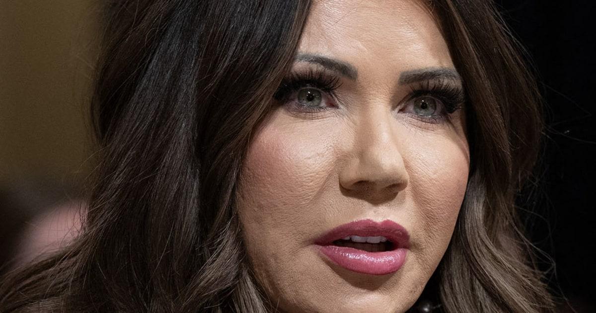 Bà Noem bị chất vấn về cựu chiến binh bị trục xuất 1 noem zoom g1rr45