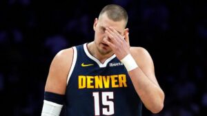 Ngôi sao Nuggets Nikola Jokic chấn thương, bỏ lỡ hiệp hai
