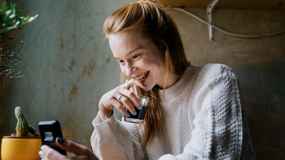 online dating gettyimages 1311112784