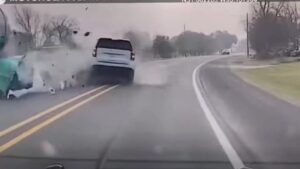 Tai nạn do tài xế buồn ngủ trong dịp lễ ở Texas