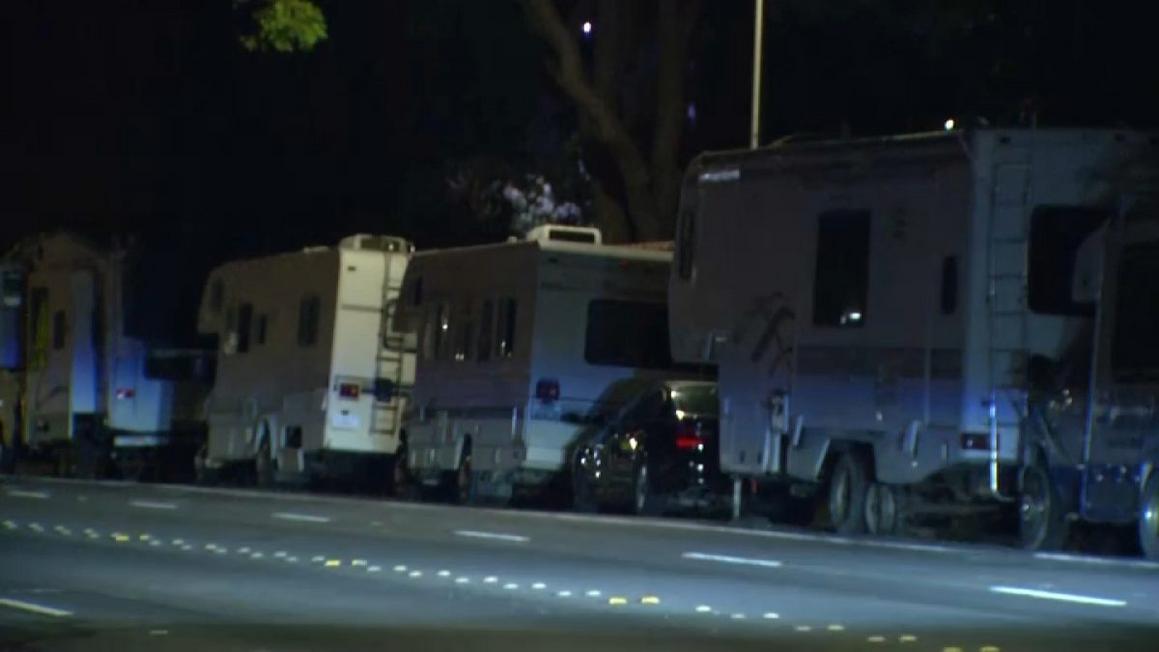 Chính quyền Palo Alto cấm cho thuê RV 1 pa rvs 1209 e1765292211736