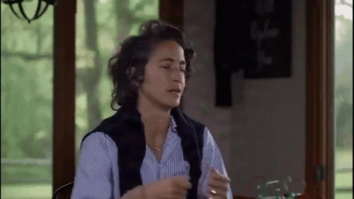 Elon Musk châm chọc nhà báo vì phủ nhận sự khác biệt về gen 1 paola ramos debating gif