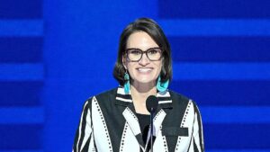 Ứng cử viên Thượng viện Minnesota bị chỉ trích vì video ‘tỏ vẻ’ về vấn đề hijab