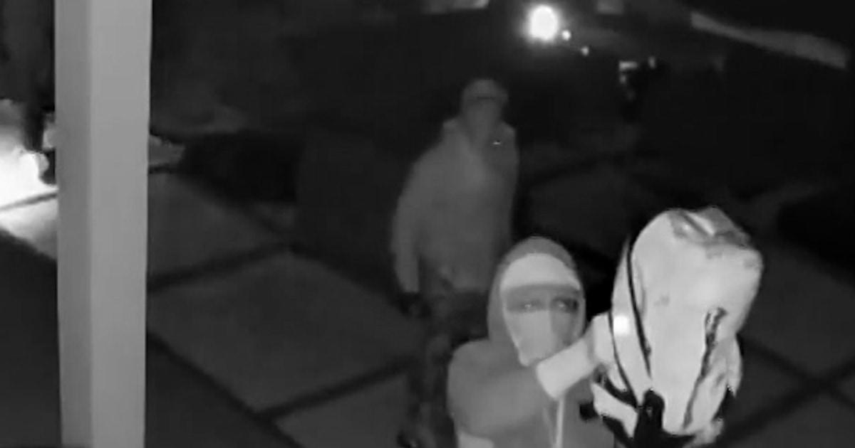 porchpiratesthumbnail 2r136f