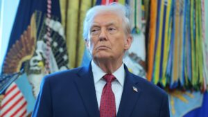 Tổng Thống Donald Trump công kích Thống đốc Walz và Newsom