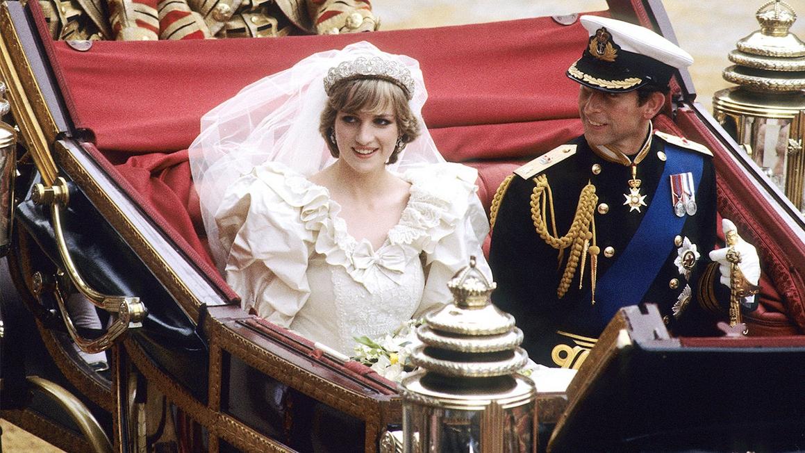Chai rượu vang Dom Pérignon từ đám cưới của Công nương Diana và Vua Charles III sắp được đấu giá 1 princess diana prince charles champagne bottle auction history 2