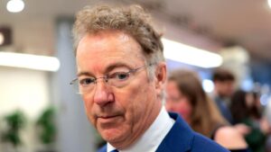 Thượng Nghị Sĩ Rand Paul: Việc tịch thu tàu chở dầu là ‘khúc dạo đầu của chiến tranh’