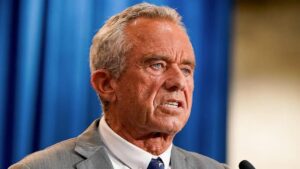 Gần 20 Tiểu bang Kiện HHS về Quyết định Hạn chế Điều trị Chuyển đổi Giới tính cho Vị thành niên