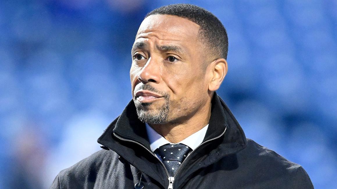 rodney harrison looks on giants bills