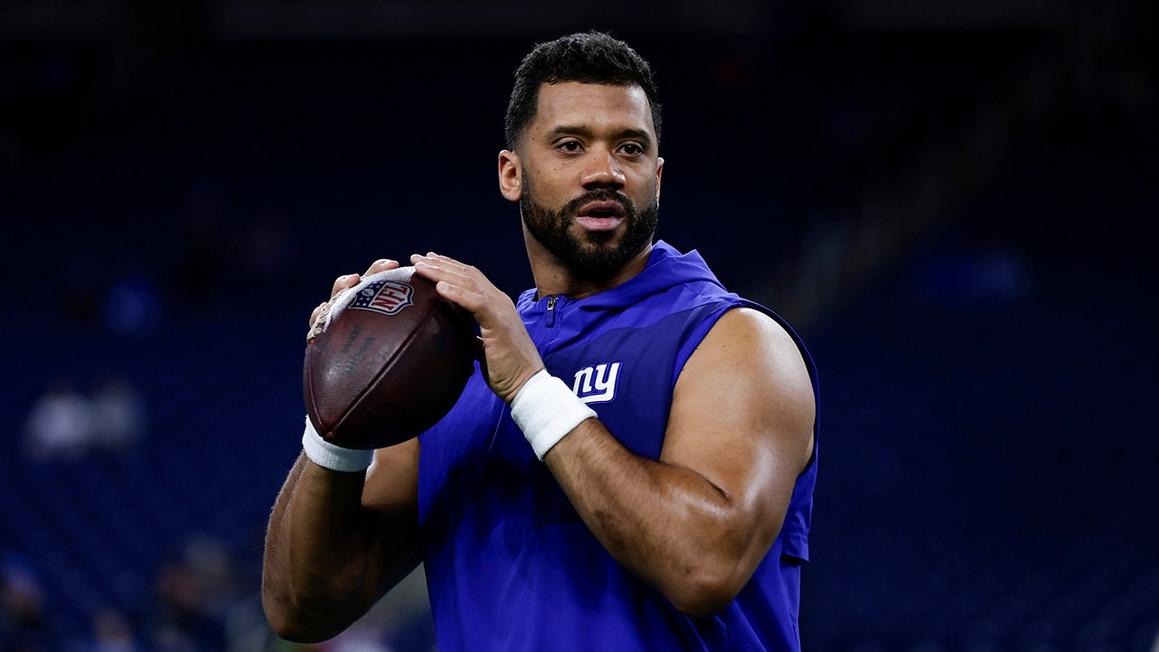 Russell Wilson hé lộ dự định tương lai, Jaxson Dart có thể là lựa chọn số 1 của Giants 1 russell wilson new york giants warms up
