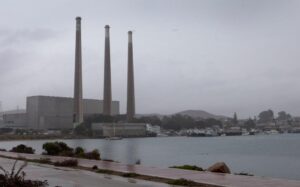 Kế hoạch xây nhà máy lưu trữ pin khổng lồ ven biển bị rút lại sau hỏa hoạn thảm khốc tại Moss Landing