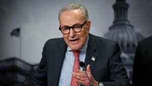 Thượng Nghị Sĩ Schumer bị chỉ trích vì 'vô tâm' sau vụ xả súng ở Úc 19 Thượng Nghị Sĩ Schumer bị chỉ trích vì ‘vô tâm’ sau vụ xả súng ở Úc