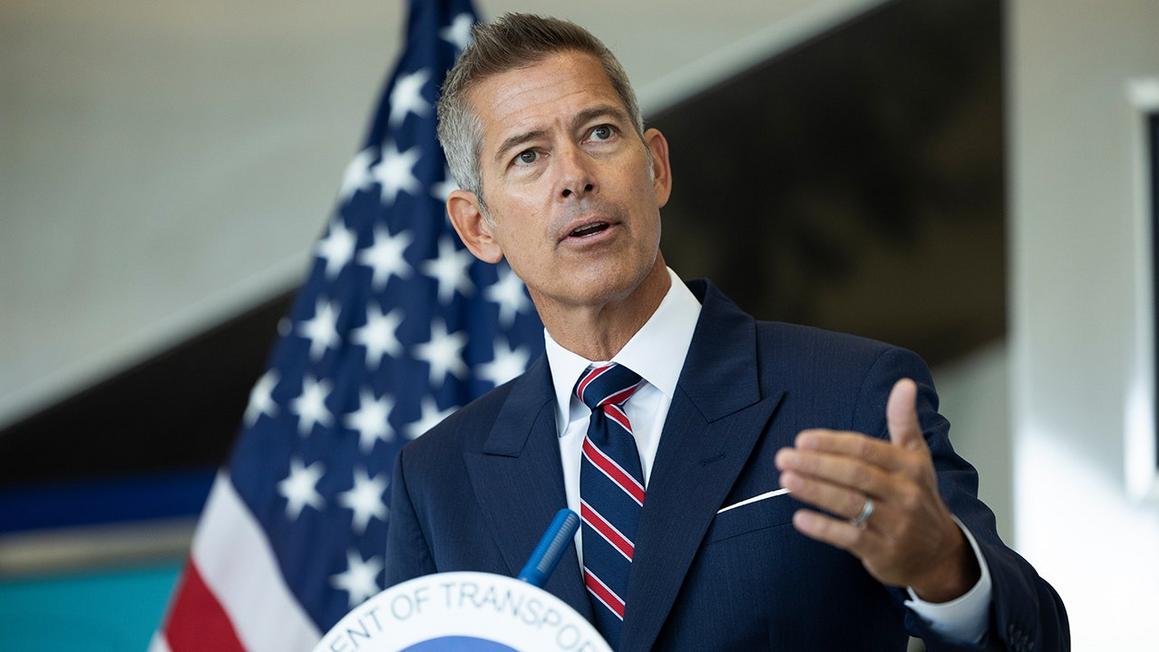 Con gái Bộ trưởng Giao thông Vận tải chỉ trích TSA vì 'khám xét xâm phạm' 1 sean duffy transportation secretary october 24 2025