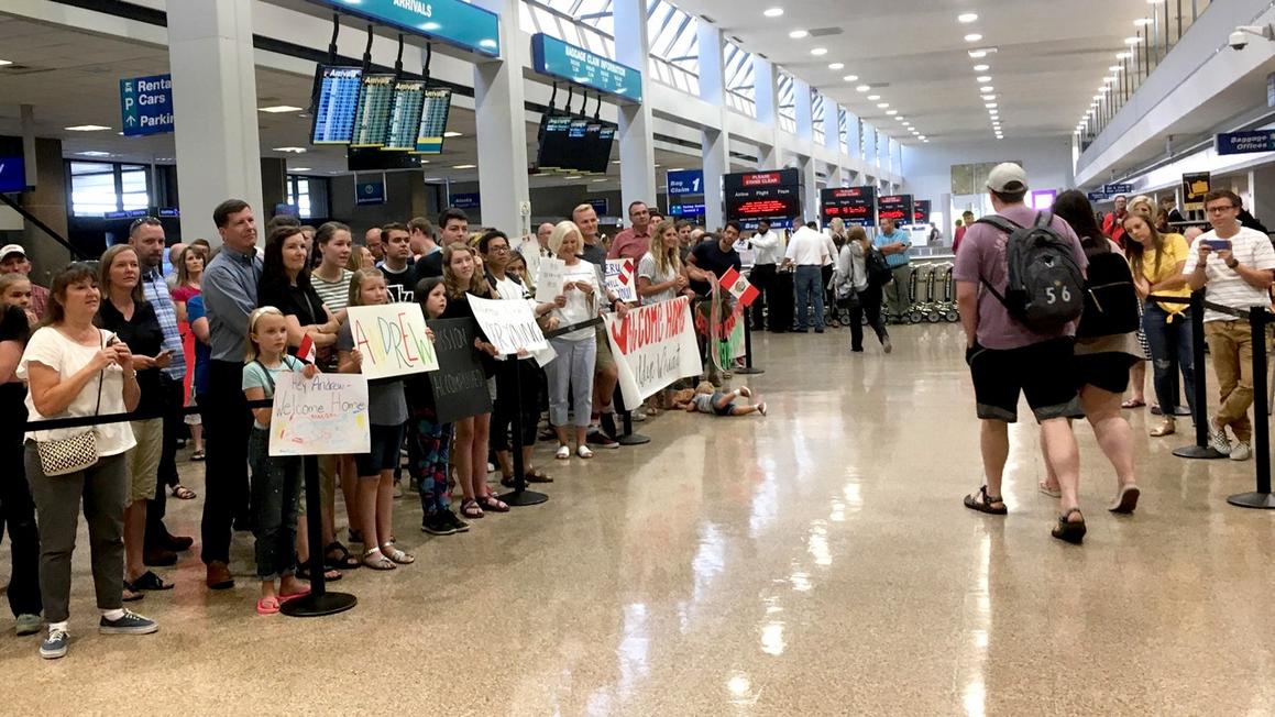 Sân bay Mỹ cho phép người không đi máy bay vào trong, sau 20 năm 1 select airports to allow nonpassengers to airport gates fox news