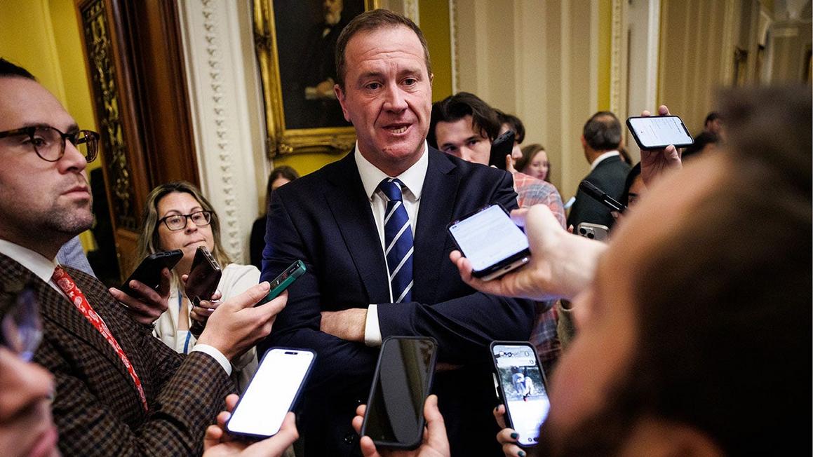 Thượng Nghị Sĩ Cộng Hòa bị Trung Cộng kiện đòi 50 tỷ đô-la 1 senator eric schmitt sued