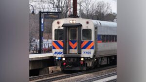 SEPTA mượn toa xe lửa từ Maryland để tăng cường dịch vụ
