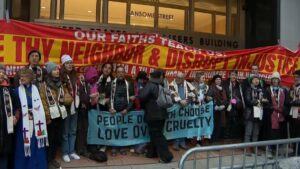 Người biểu tình khóa cổng Tòa nhà Liên bang San Francisco 7 Người biểu tình khóa cổng Tòa nhà Liên bang San Francisco