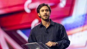 Nạn nhân Hamas chia sẻ về 505 ngày bị giam cầm, ca ngợi Tổng Thống Donald Trump 28 Nạn nhân Hamas chia sẻ về 505 ngày bị giam cầm, ca ngợi Tổng Thống Donald Trump