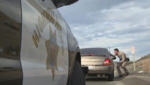 California Siết Chặt Người Vi Phạm Tốc Độ Trên 100mph