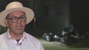 Người đàn ông ở Los Angeles bỏ việc để dọn dẹp đường phố