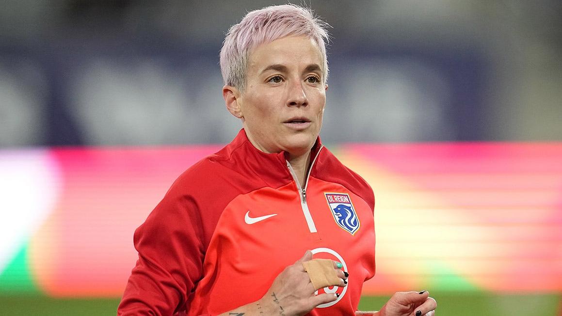 Megan Rapinoe chê bai khẩu hiệu của đội tuyển bóng đá nam Mỹ 1 soccer megan rapinoe 121625 1