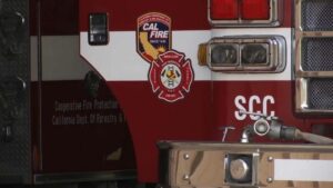 Cháy lớn tại trung tâm tái chế ở San Martin, California