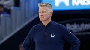 Huấn Luyện Viên Steve Kerr Giảm Bớt Tầm Quan Trọng Về Trao Đổi Email Của Chủ Sở Hữu Warriors